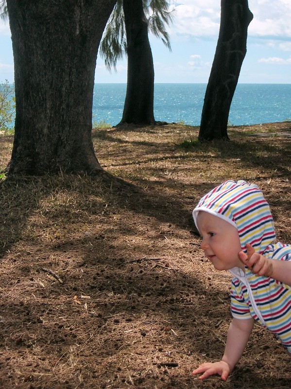 2009-11-06 22-00-36_2.jpg - und genießt das schöne Wetter - ca 30°
